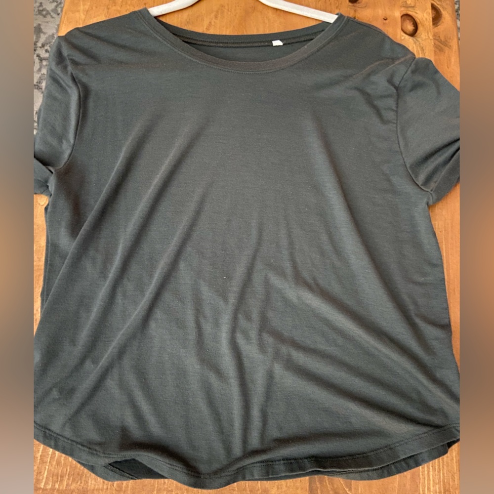 Me to We Essential Everyday Top— Large